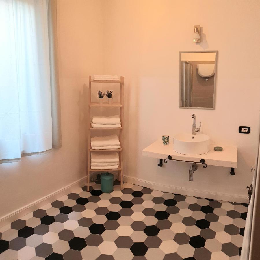 La Casa Del Grillo Apartment เปรูจา ภายนอก รูปภาพ